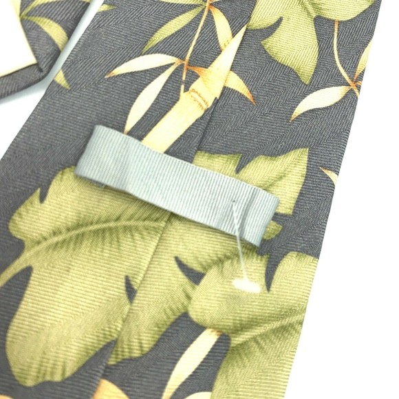 TOMMY BAHAMA Tie Gray Green Leaves Bamboo 100% Silk Hand Made Mens Necktie - Picture 6 of 11